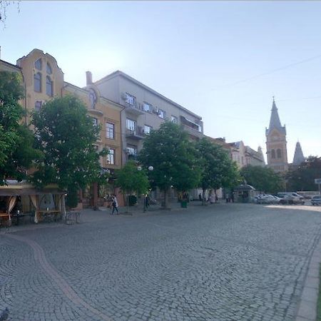 Apartment Downtown Mukatjevo Eksteriør billede